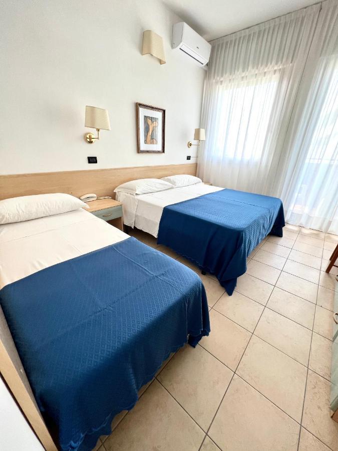 Hotel B&B Montecarlo Milano Marittima Luaran gambar