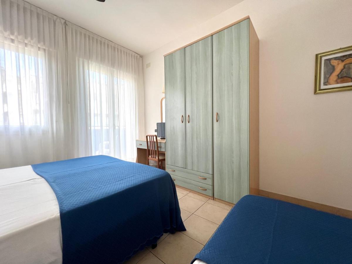 Hotel B&B Montecarlo Milano Marittima Luaran gambar