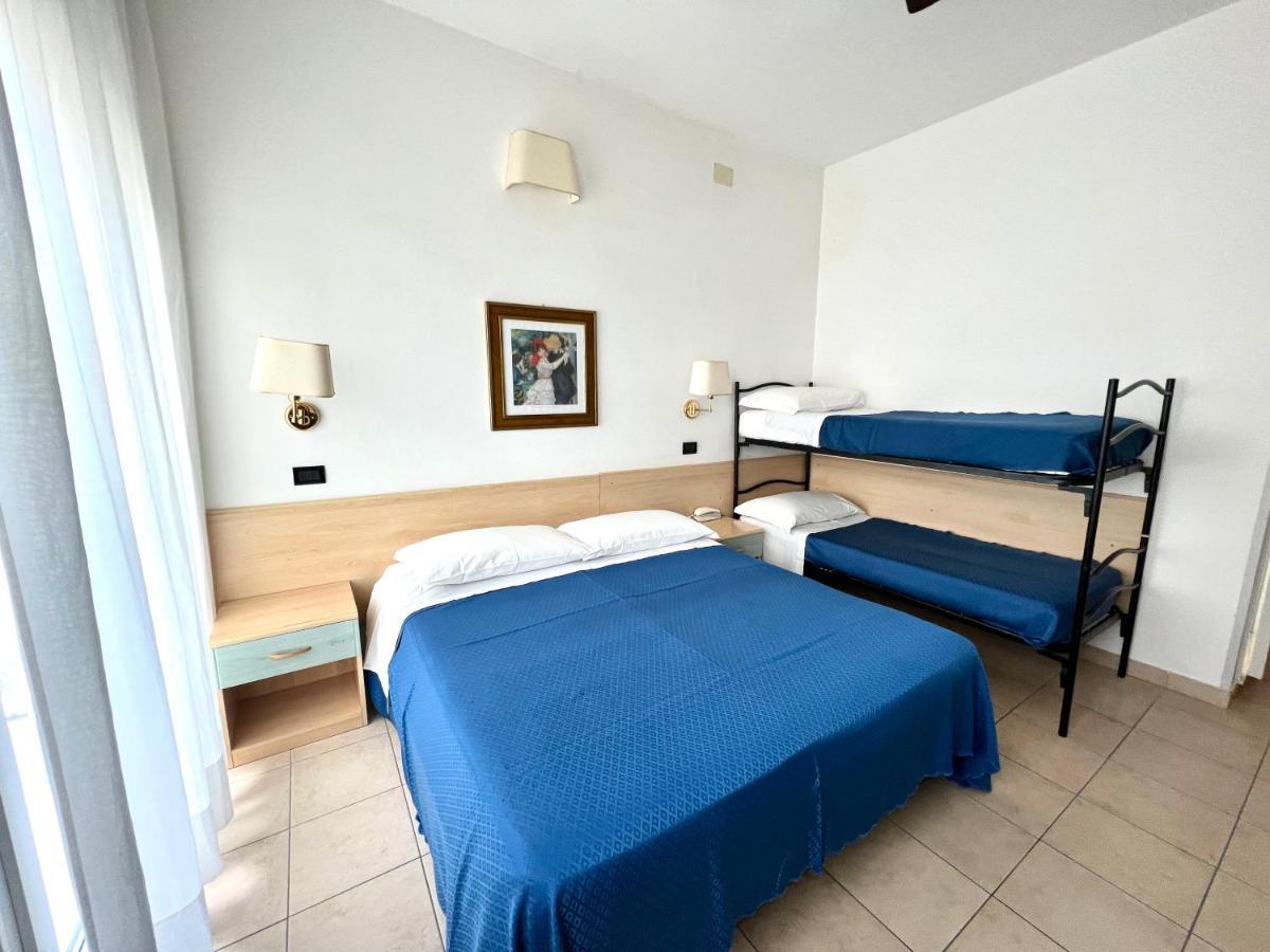 Hotel B&B Montecarlo Milano Marittima Luaran gambar