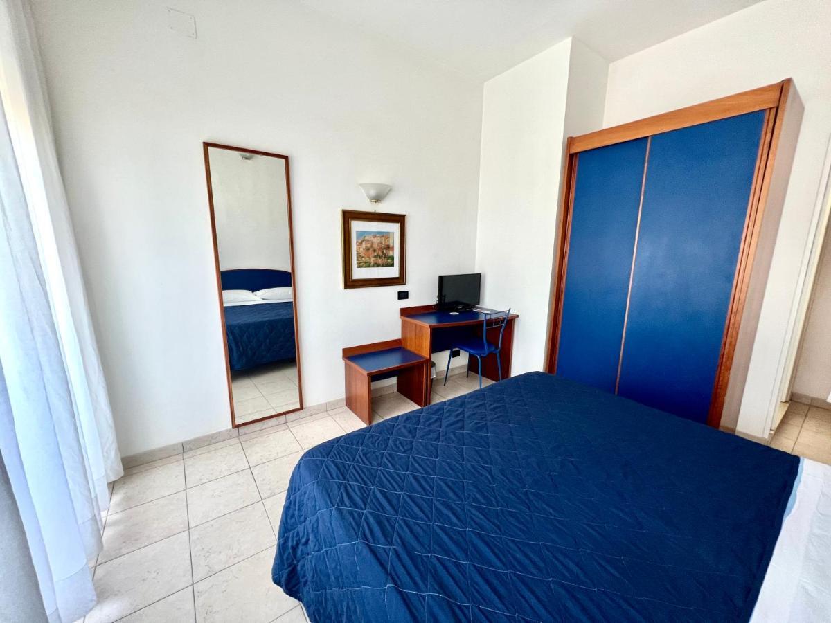 Hotel B&B Montecarlo Milano Marittima Luaran gambar