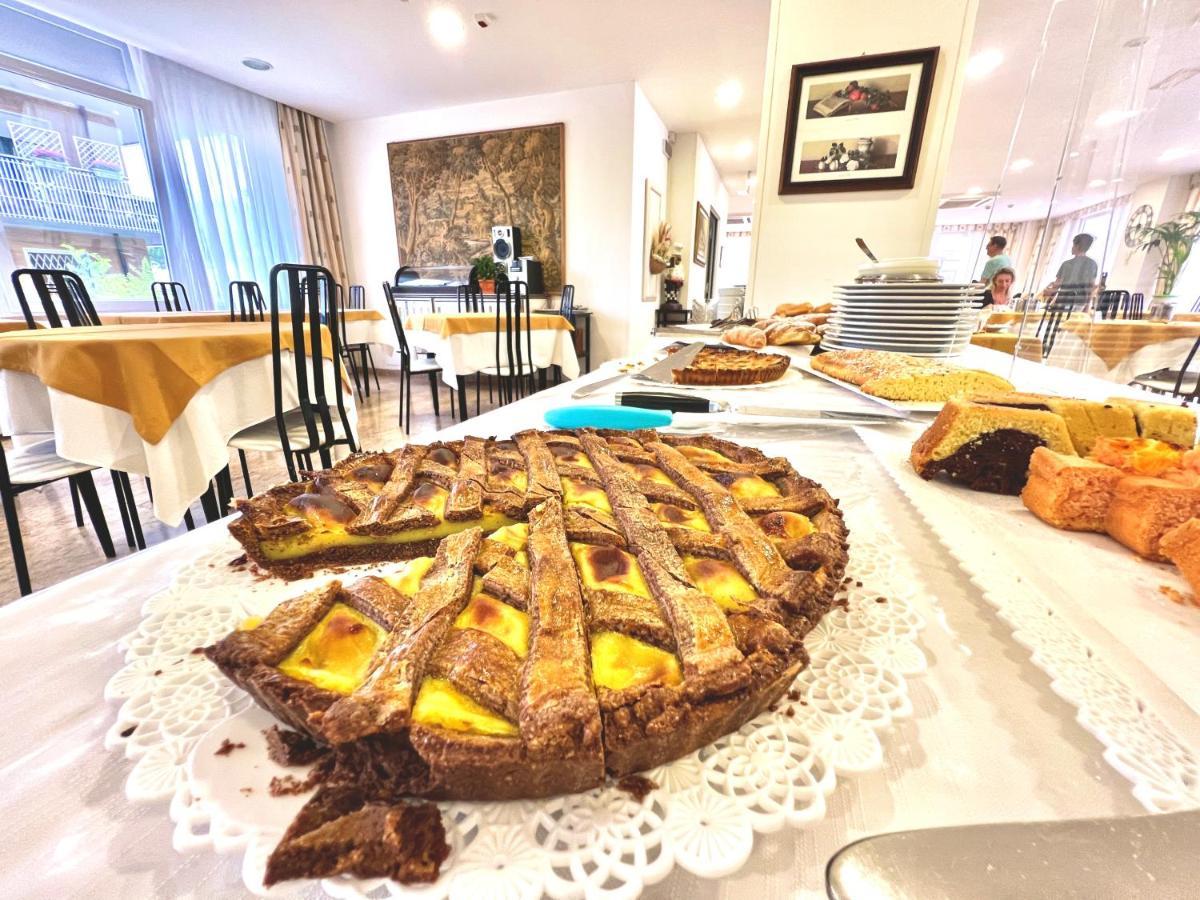 Hotel B&B Montecarlo Milano Marittima Luaran gambar