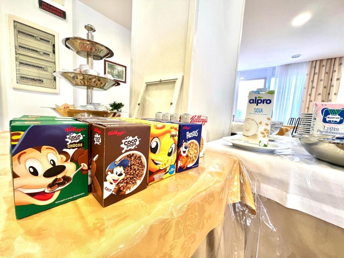 Hotel B&B Montecarlo Milano Marittima Luaran gambar