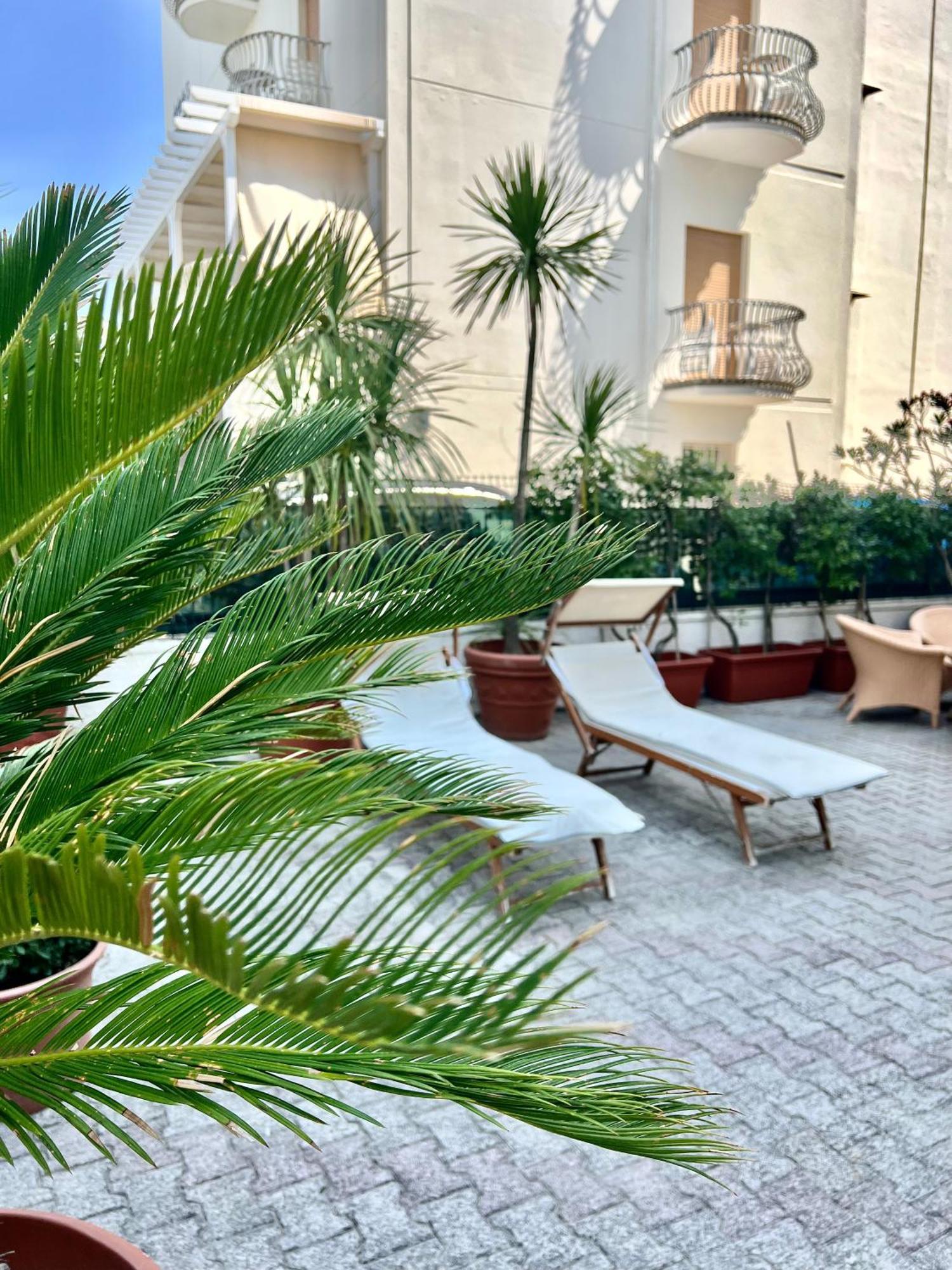 Hotel B&B Montecarlo Milano Marittima Luaran gambar
